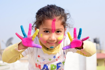 girl-3194977_640.png Girl with face painted